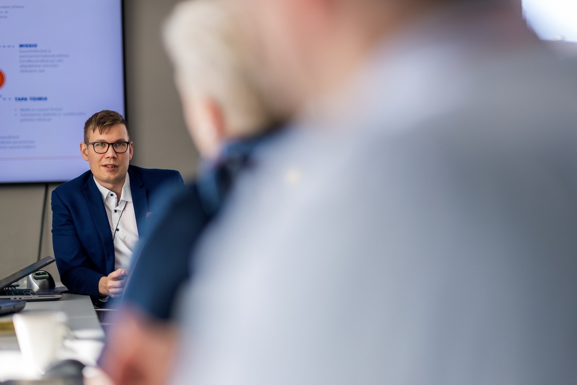 CERTEGOn johtoryhmää kokouksessa