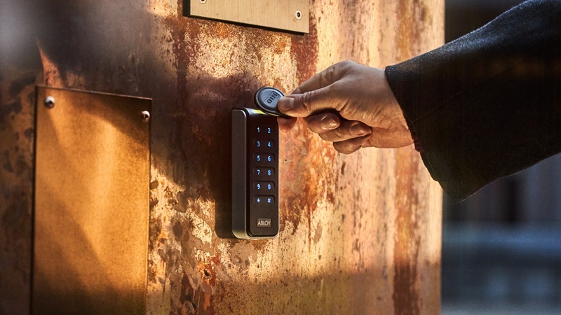 ABLOY_OS_key_fob_use_6