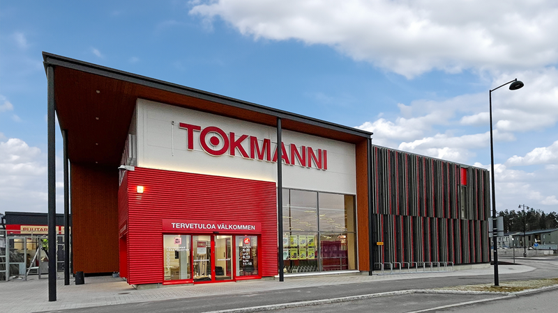 Tokmannin myymäläkiinteistö ulkoa päin kuvattuna Kuva: Tokmanni