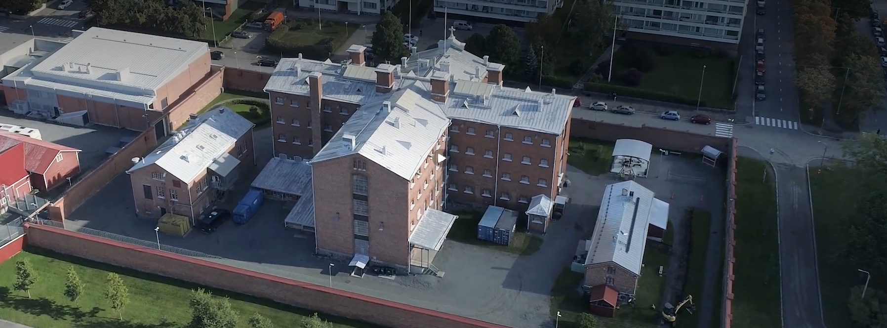 Rikosseuraamuslaitos valitsi CERTEGOn uudistamaan Suomen vankiloiden turvatekniikan. Ilmakuva vankilasta.